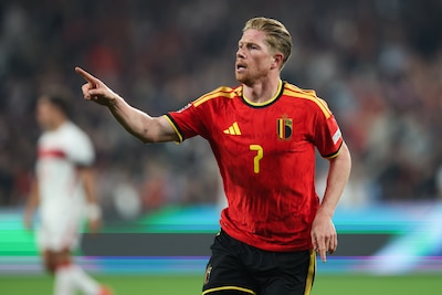 Goede start voor Mark van Bommel tegen Turkije, Kevin De Bruyne schiet fraai raak