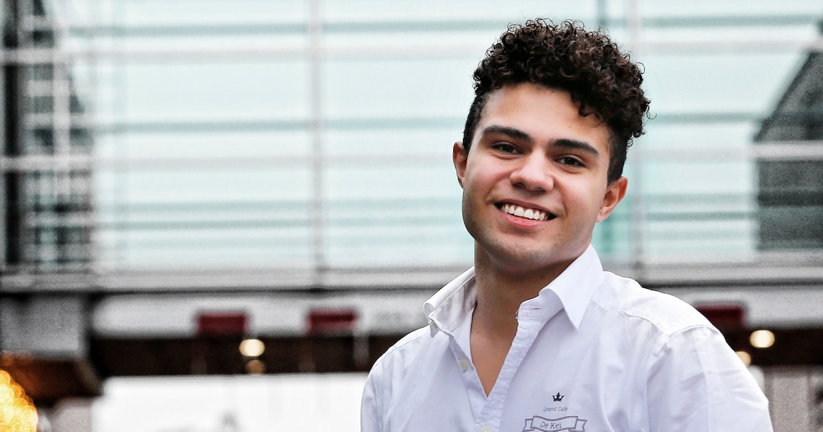Een dag na uitschakeling in The Voice staat Lucas ‘gewoon’ weer in ...
