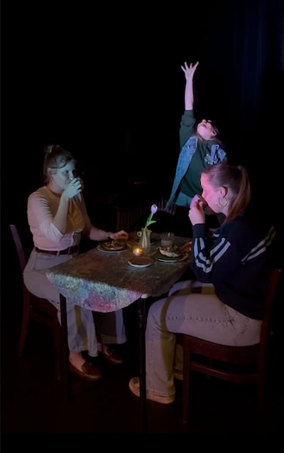 Lunch op podium met artiesten in Het Klooster in Woerden