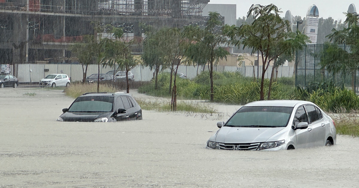 Meteorologen ontkennen plots dat noodweer in Dubai gevolg is van  kunstmatige regen | Nieuws | AD.nl