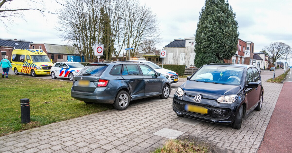 Ongeval met letsel op Oosterdiep WZ in Emmer-Compascuum