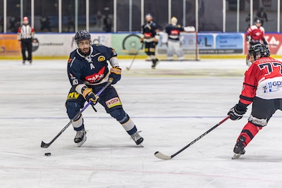 IJshockeyer Zoetermeer Panters breekt kaak: ‘Teris is een harde jongen, die komt wel terug’