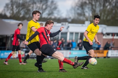 Debutant Max van Leur moet vier keer vissen bij Juliana’31, ‘maar dat lag niet aan hem’ • Milsbeek i