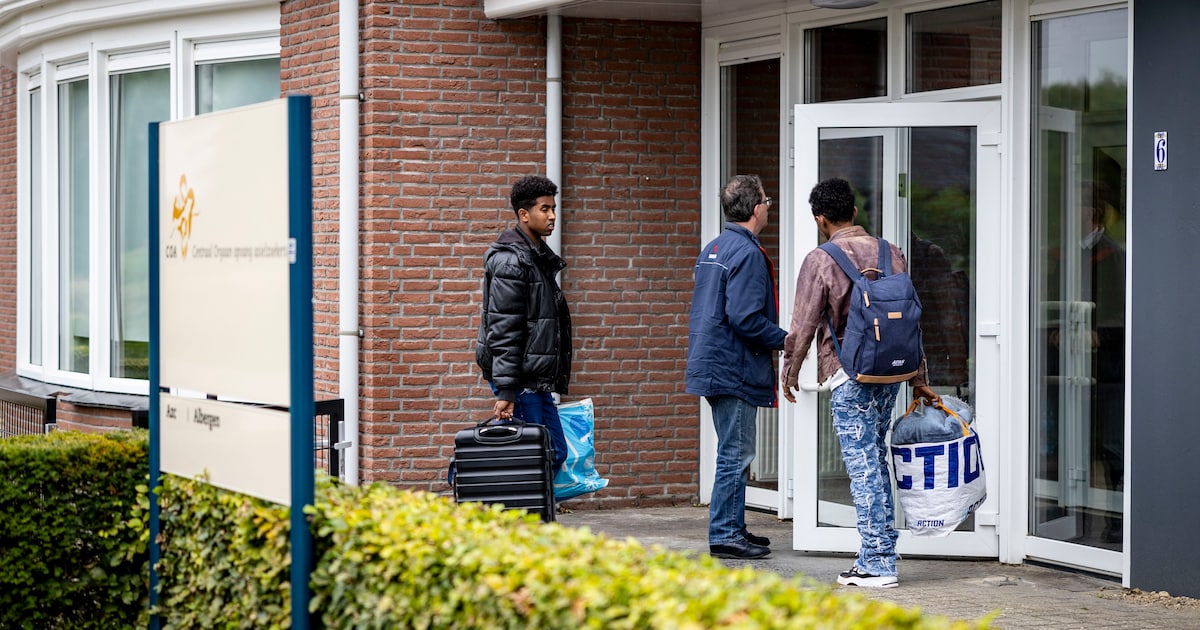 Oldenzaal stapt toch niet naar de rechter en moet asielzoekers opvangen
