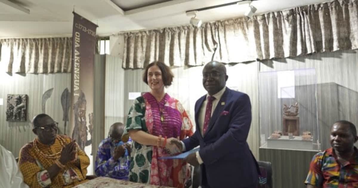 Zwols museum restitueert Benin-brons en start tentoonstelling