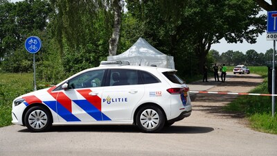 Politie pakt verdachte (33) na vondst dode man (47) in sloot, slachtoffer was jeugdleider bij Berghe