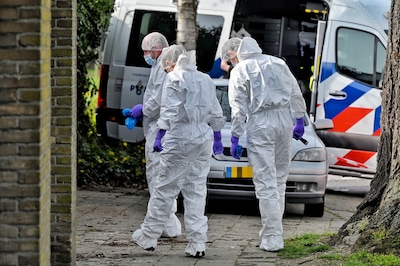 Man (39) loopt politiebureau binnen en zegt man (47) ernstig te hebben verwond in Tilburgse woning