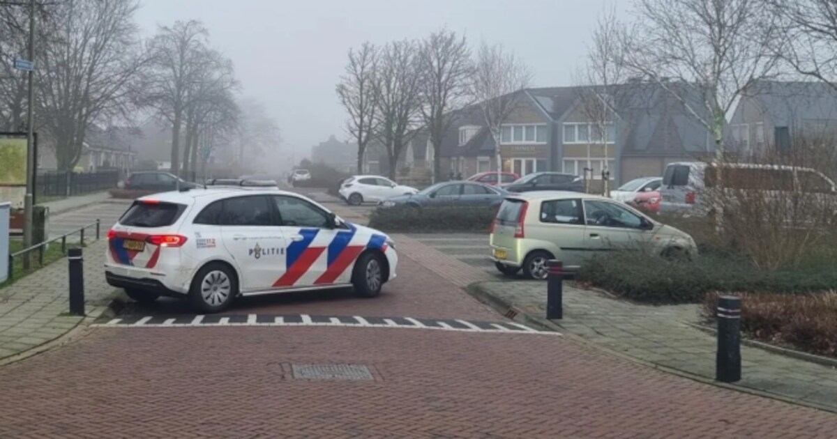 Politie zoekt jongens die in Doornspijk touw tussen paaltjes over de weg spannen: ‘Bijzonder gevaarl