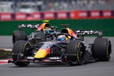 Max Verstappen kan niet aanhaken, leider George Russell vol onder druk
