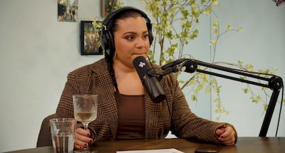 Shelley van Ogene maakt pijnlijke fout bij schrijven briefje voor fan: ‘We moesten het verscheuren’