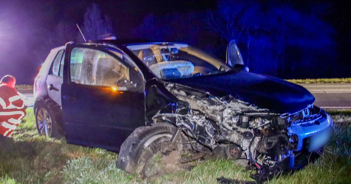 Twee gewonden bij frontale botsing op N248 bij Schagerbrug