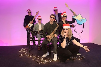 Top-2000 kerkdienst keert terug zonder kerkbanken: 'Niet zitten maar dansen'