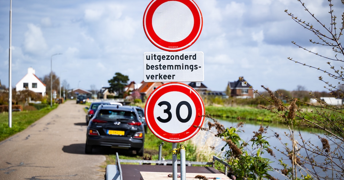Na meldingen overlast plaatst gemeente extra 30-kilometerborden op Geerweg
