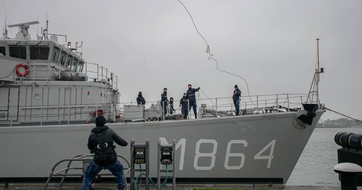 Marineschip Willemstad weer terug in Den Helder na opruimen van 50 ...