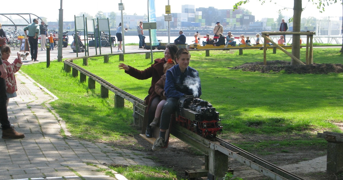 Enorme ravage door nachtelijke crash, maar Stormpolderrail weer rijklaar op Koningsdag