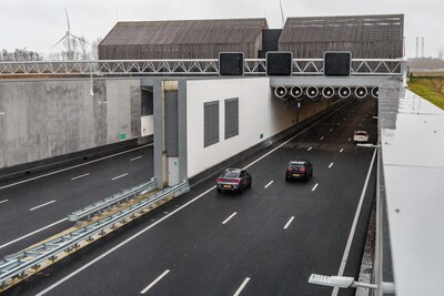 Automobilisten die door toltunnel rijden, verrast door mail: ‘Contract beëindigd door ontbrekende betaling’