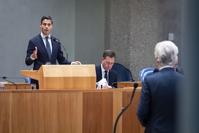 Jetten maneuvers through fierce debate with cheap train ticket promise and soothing words