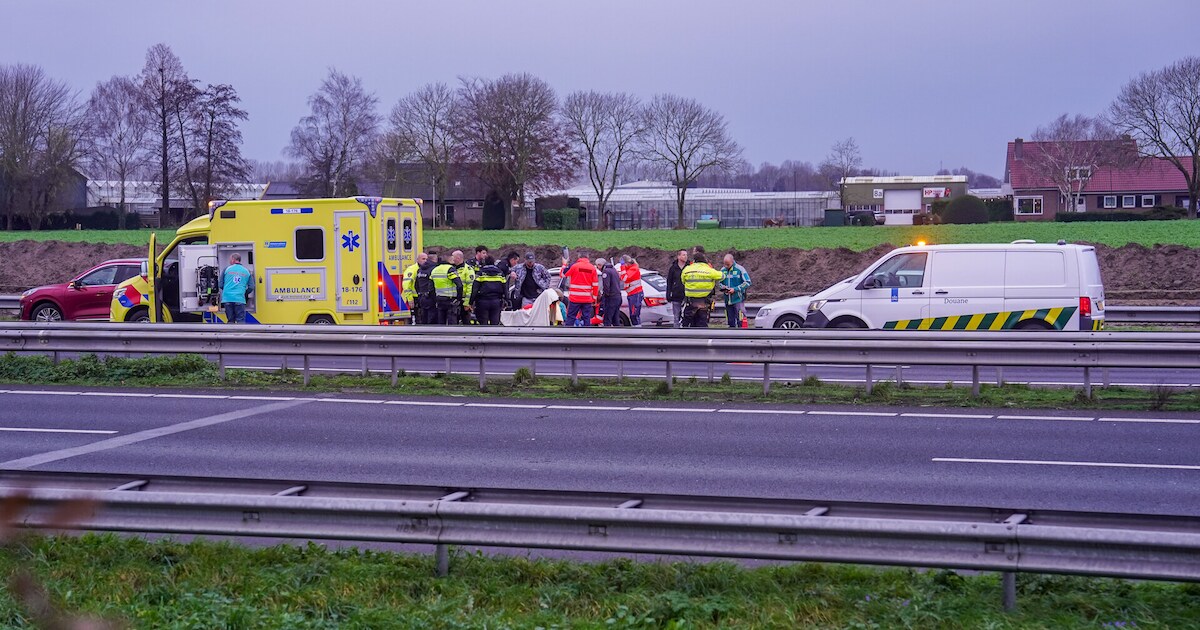 Ernstig ongeluk op A27 bij Sleeuwijk, traumaheli geland | Gorinchem