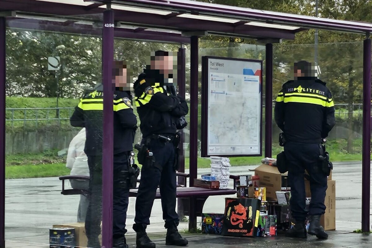 Auto vol vuurwerk aangetroffen bij controle in Werkendam | Altena | AD.nl
