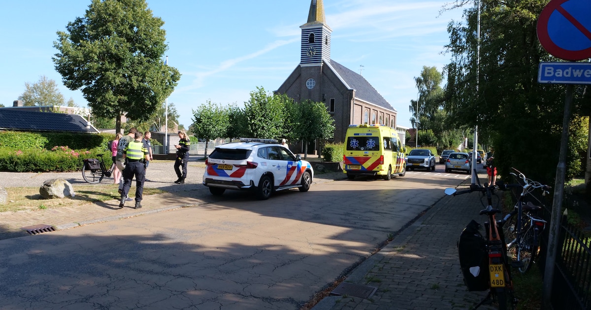Fietser komt ten val na aanrijding met auto in Oudehaske