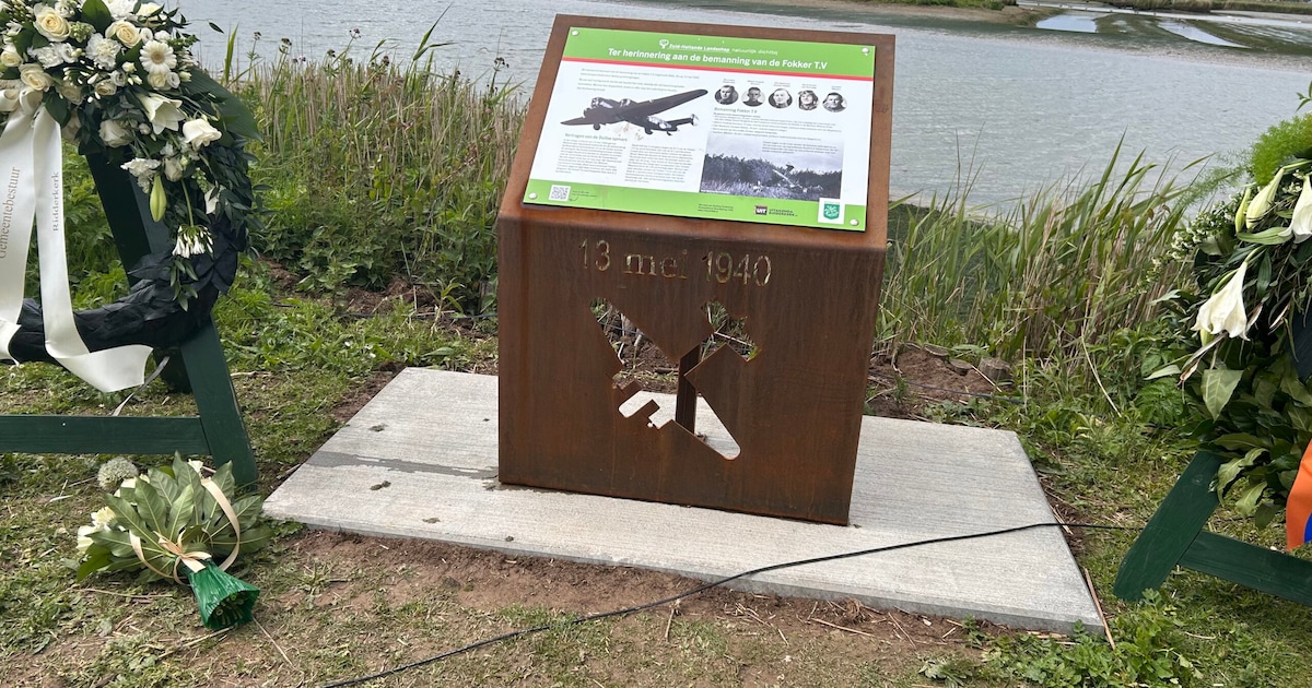 Monument in Crezéepolder in Ridderkerk eert bemanning neergeschoten bommenwerper
