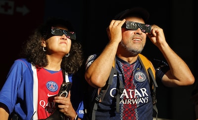 Bizot en Maatsen in de basis bij Aston Villa, PSG met veel grote namen
