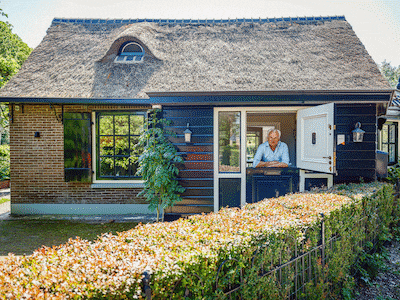 Het brugwachtershuisje van Kopen zonder Kijken-aannemer Bob Sikkes: ‘Ik hou niet van huizen zonder ziel’