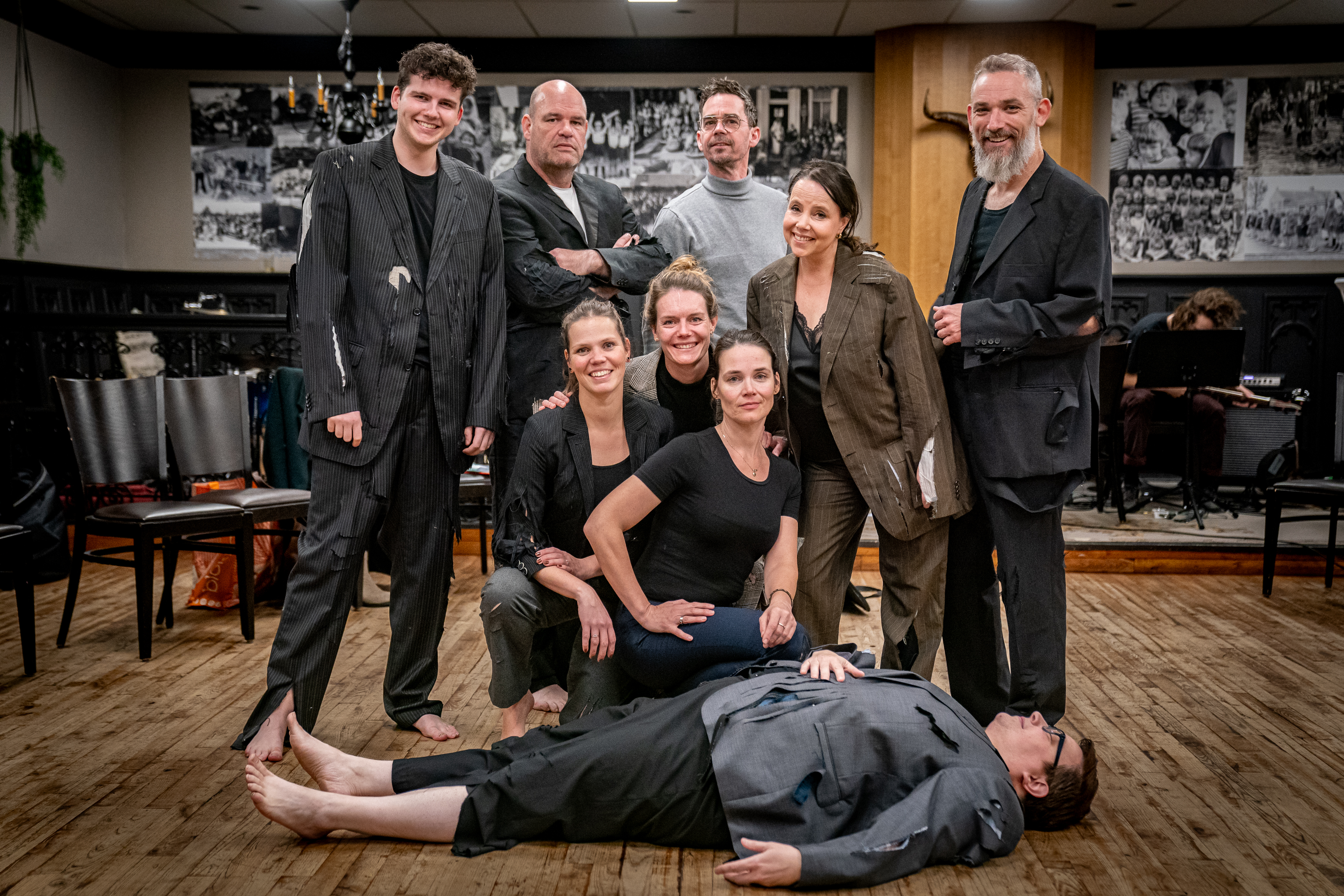 Theatergroep Rauwkost brengt Blok Oost terug naar Hilvarenbeek