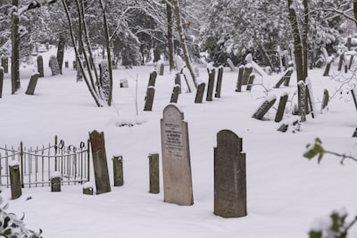 Begrafenissen gaan gewoon door, hoe wit het kerkhof ook is: ‘Livestream is een oplossing’