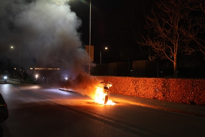 Scooter afgebrand in De Klomp