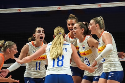 Nederlandse volleybalsters beginnen met zege op Roemenië aan EK