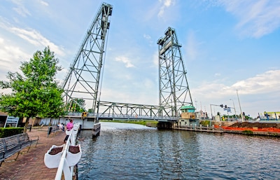 Gedicht bij hefbrug in Waddinxveen weerspiegelt het thuisgevoel