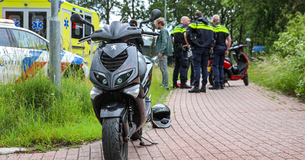 Scooterrijder gewond na botsing tussen twee scooters in Veendam