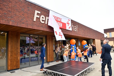 Femke Bol onthult eigen sporthal, de eerste in Nederland: ‘Vroeger heb ik hier zelf nog gesport’
