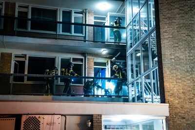 Man zwaargewond bij woningbrand in Hoogvliet Rotterdam