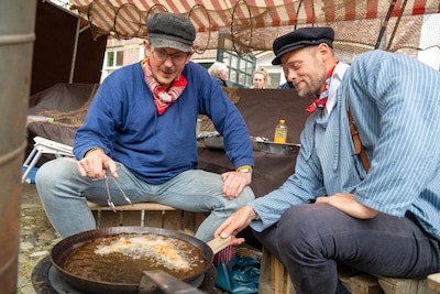 ‘Poon, poon, poon!’ In Woudrichem staan de pannen te sissen tijdens het Woerkums kampioenschap visba