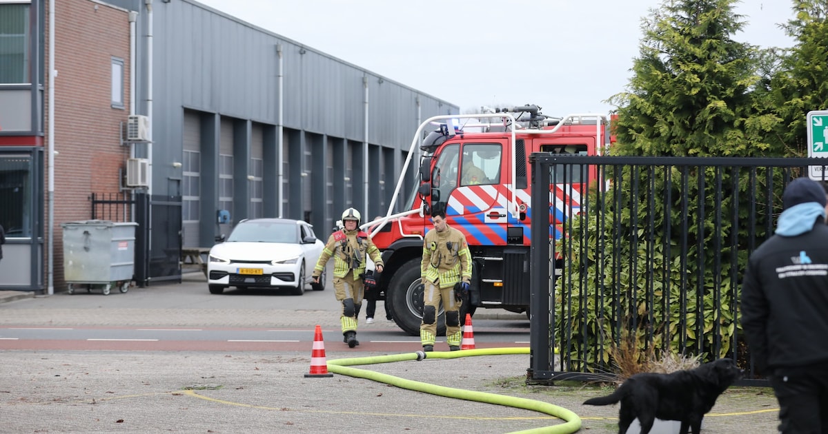 Tientallen medewerkers van bedrijf in Soest geëvacueerd na brandmelding