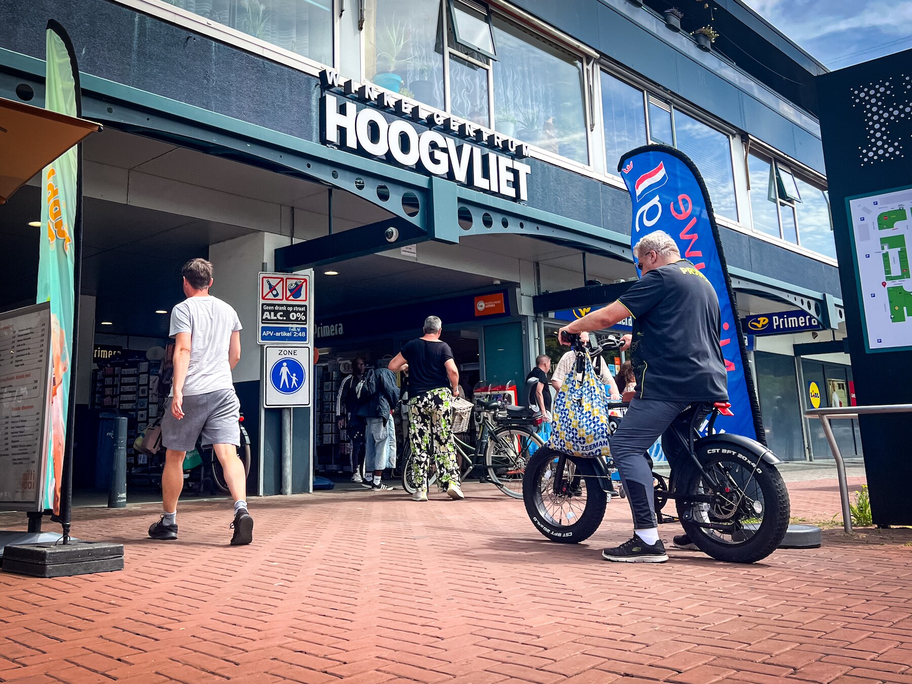 Ruim dertig bekeuringen bij fietscontrole in winkelcentrum