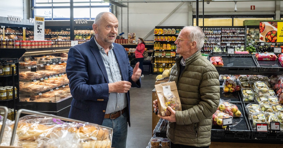 Groente en brood tussen kabelgoten en haspels: garagepand is nu tijdelijk thuis van supermarkt