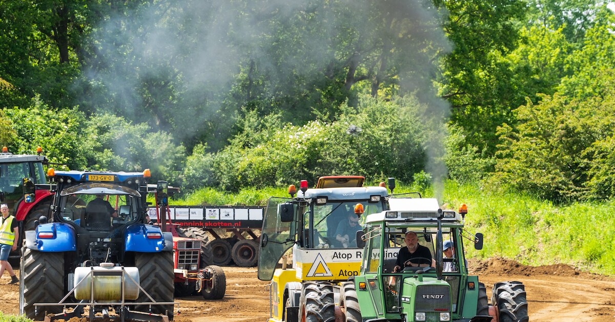 Trekkers trekken duizenden kilo’s door de modder op Pinksterfeesten Beckum: zo zag dat eruit
