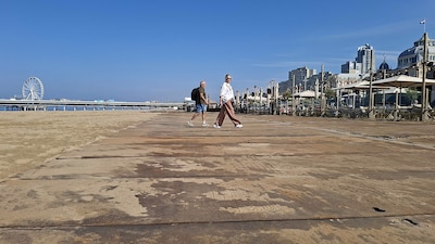 Nog even met je voeten in het zand: deze strandtenten blijven langer open