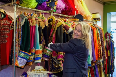 Petra is niet bang voor eenheidsworst tijdens carnaval: ‘Elke jas is anders’