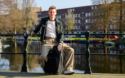 Michael de Vos schrijft boek over zijn werk in de luchtvaart