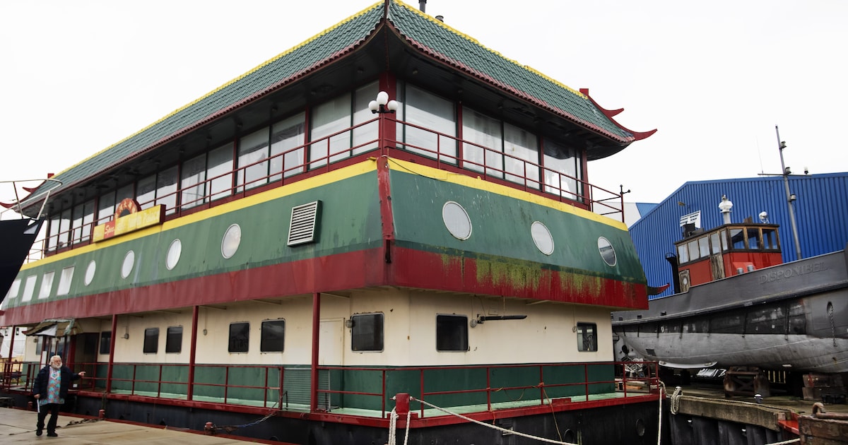 Scheepswerf koopt vervallen restaurantboot voor 56.000 euro: hoop op terugkeer van ‘de Chinees’ laai