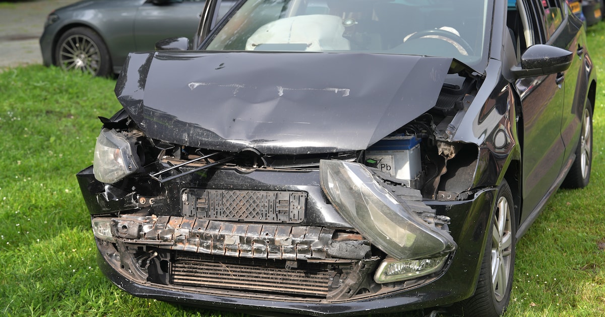 Flinke schade aan auto's na botsing op van Helomaweg in Havelte