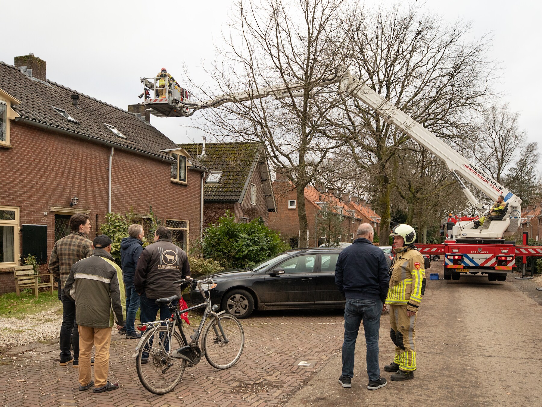 Bewoners in Lage Vuursche stoken net iets te hard: ‘Er kwam een flinke walm vanaf’