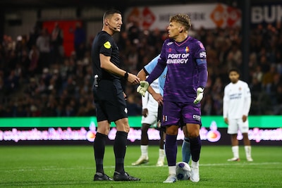 Boosheid bij Telstar over discutabel penaltymoment: ‘Ik moet mezelf echt inhouden’
