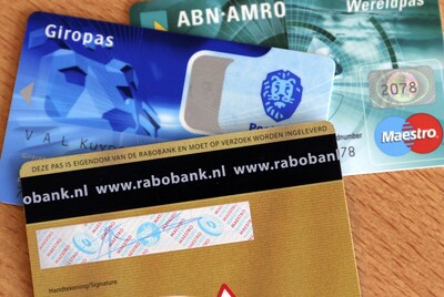 Rotterdamse (89) wijst oplichter de deur: ‘Eruit, ik vertrouw het niet’