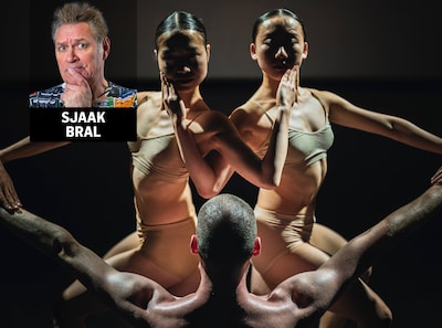 Ik word na een minuut van de dansvloer verwijderd, omdat men denkt dat ik een aanval van epilepsie k