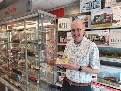 Johan heeft een winkel vol modeltreinen in Woerden: ‘Een Nederlandse boom in een Zwitsers landschap 
